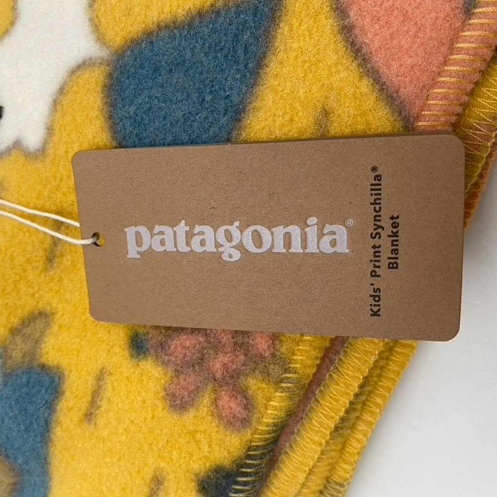 Patagonia Kid's Print Synch Blanket Volcano Dazed/Hawk Gold 45"x61" - Picture 3 of 8